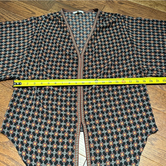 Max Studio Black and Orange Patterned Kimono Top - Picture 9 of 9